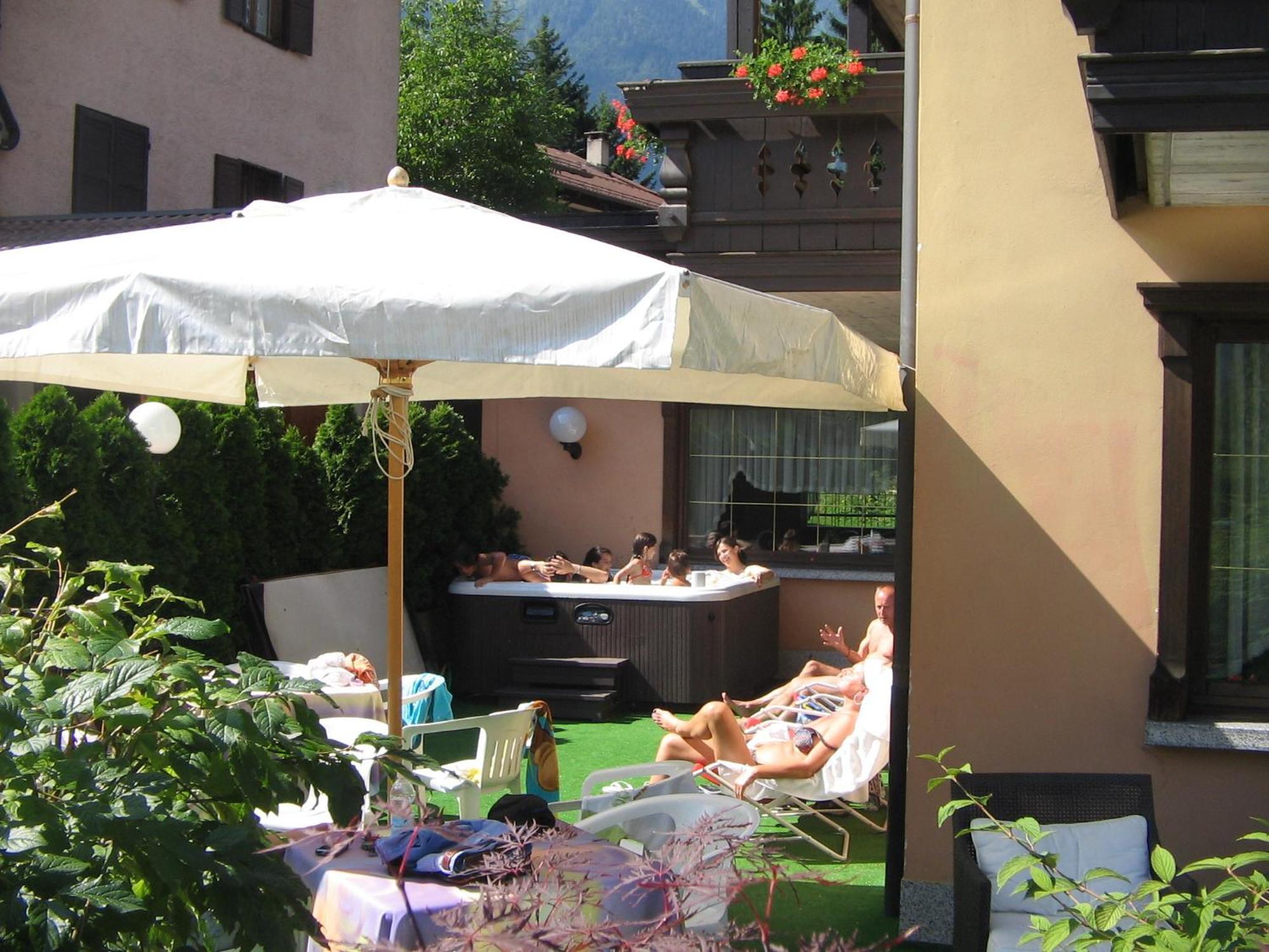 Hotel Binelli Pinzolo Zewnętrze zdjęcie